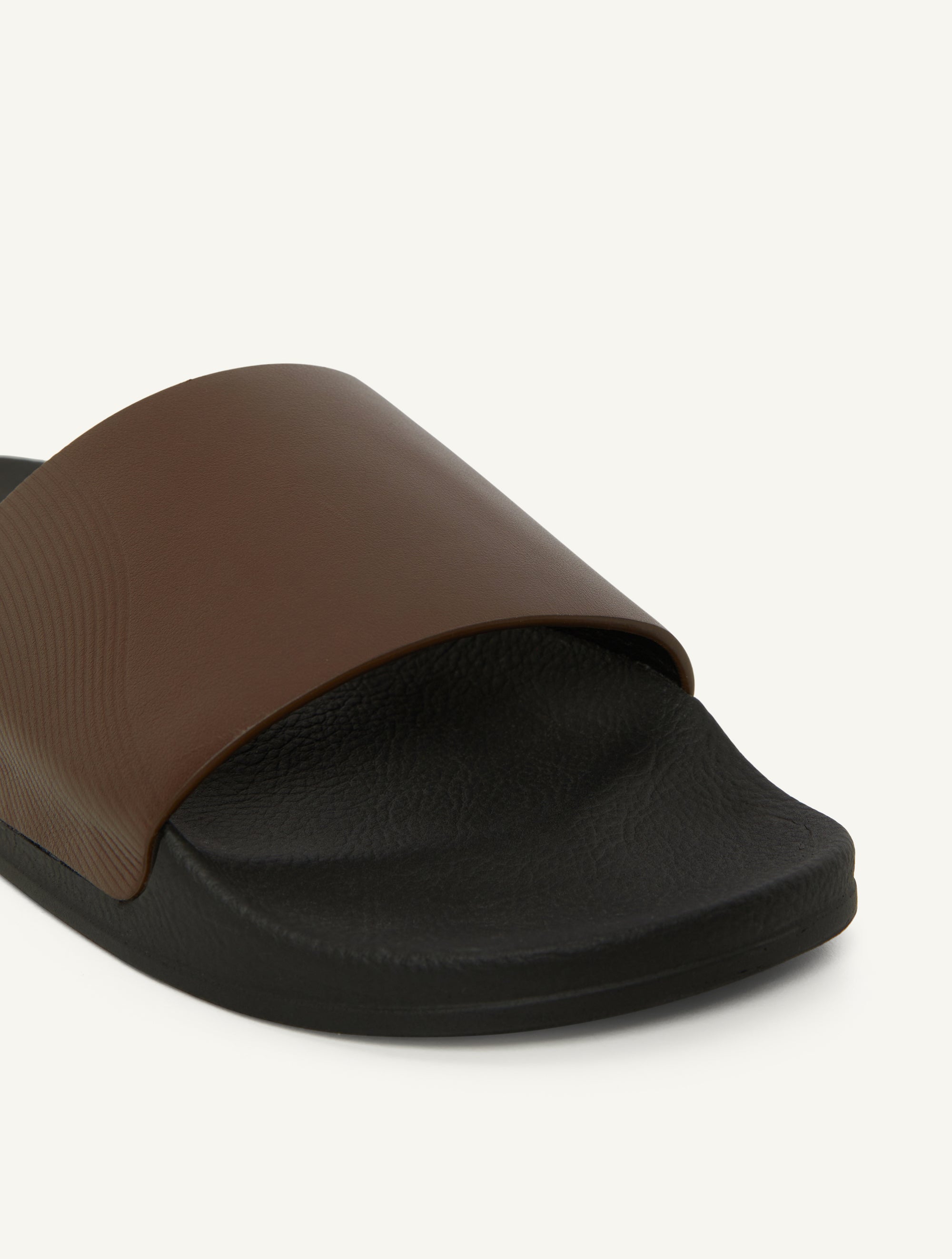 HUMBERTO LEATHER SLIDERS